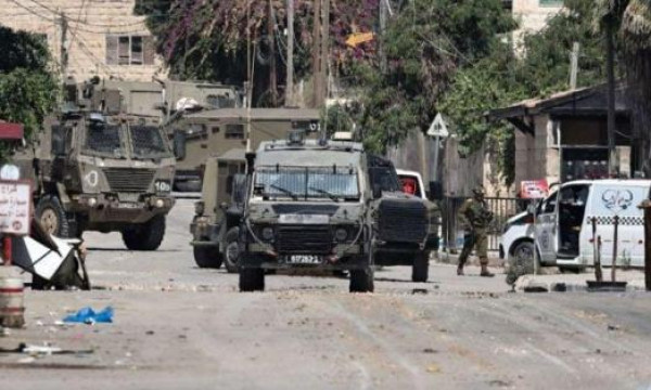 الاحتلال ينتشر بكثافة في مدينة طولكرم ويغلق شارع مستشفى الشهيد ثابت ثابت