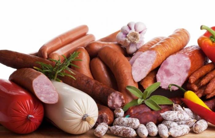 7 أيام من اللحوم المصنعةتهدد النساء بالسرطان