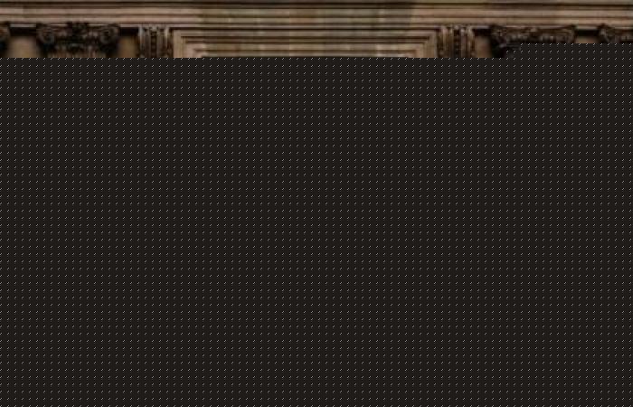 إدارة متحف اللوفر تدافع عن جودة واجهتَي عرض الجواهر المسروقة