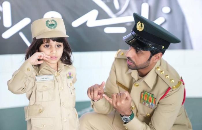 شرطة دبي تحقق أمنية طفلة بارتداء الزي العسكري وجولة بالدوريات الفارهة