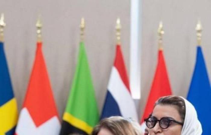 نورة الكعبي تشارك بالمؤتمر الوزاري للسياسات الخارجية النسوية في باريس