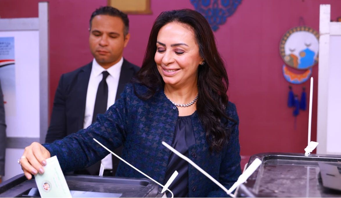 وزيرة التضامن الاجتماعي تدلي بصوتها في انتخابات مجلس النواب بل…