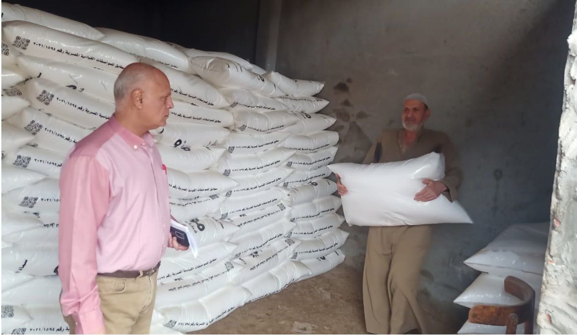 اللجان الميدانية تتابع صرف الأسمدة لضمان وصول الدعم لمستحقيه ف…