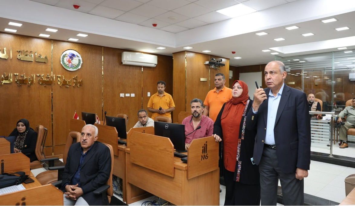 يشيد بانضباط العملية الانتخابية ويدعو المواطنين …