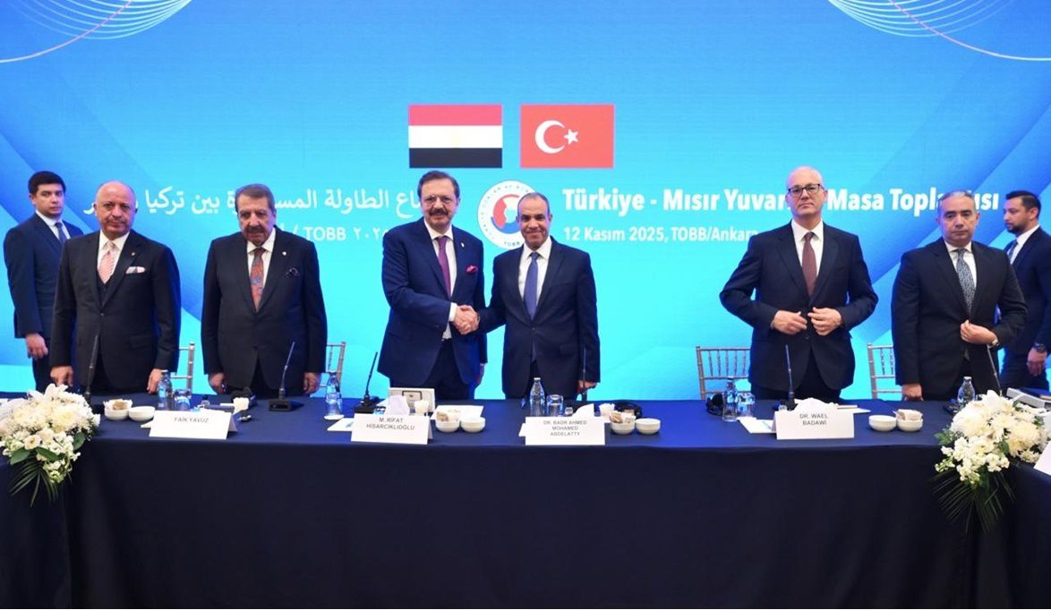 وزير الخارجية يزور مقر اتحاد الغرف والبورصات التركية (TOBB) في…