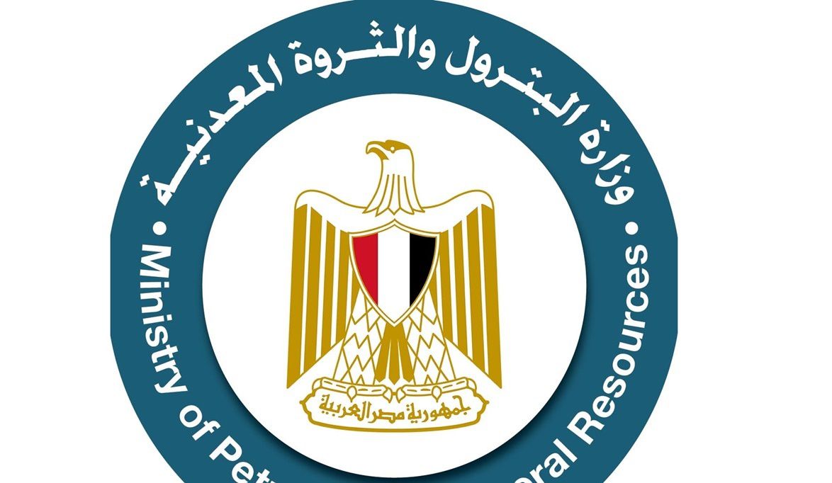 البترول تفتح تحقيق عاجل في حادث سقوط جهاز حفر أثناء نقله لشركة…