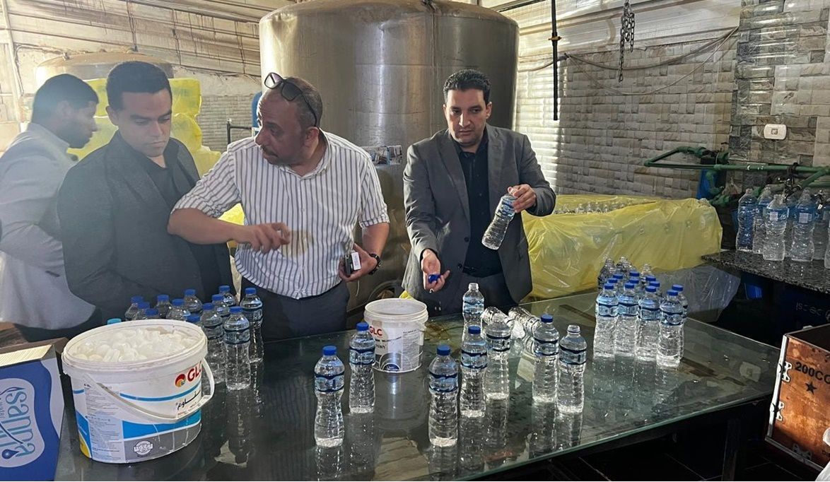 ضبط محطة مياه معدنية غير مرخصة بالقليوبية وتحفظ على 80 ألف عبو…