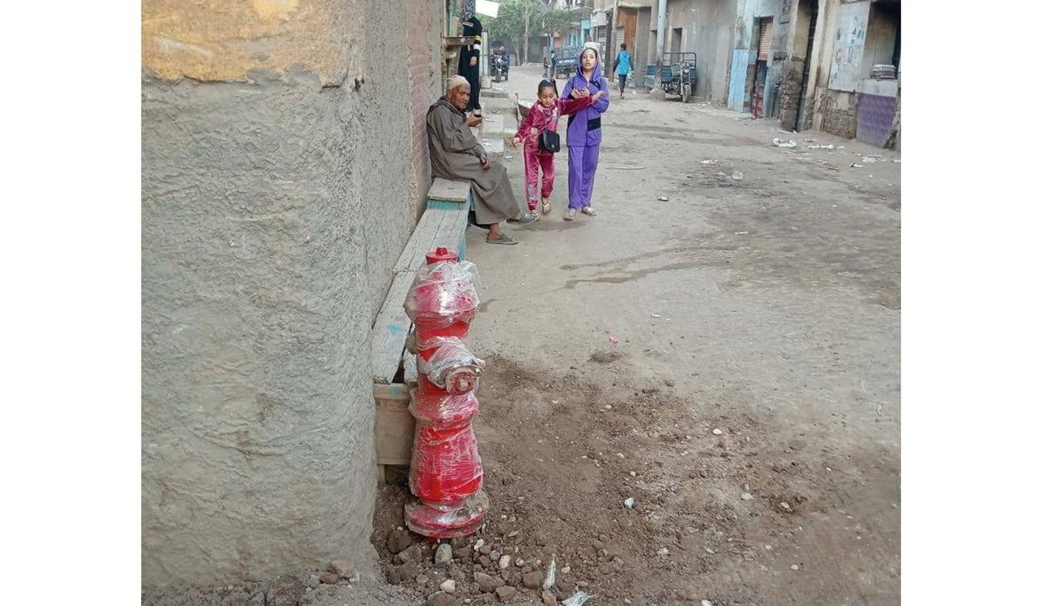 استمرار تركيب أبواش حريق بشوارع وقرى ديروط لعام 2…