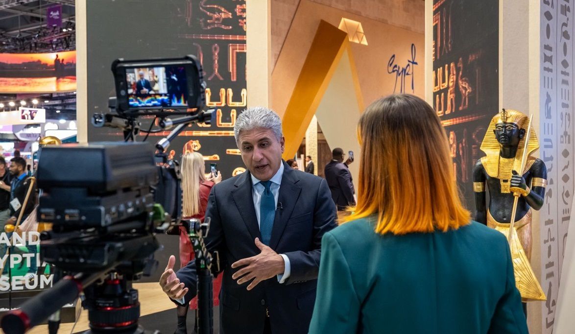 وزير السياحة والآثار يعقد سلسلة من اللقاءات مع ممثلي كبرى وسائ…