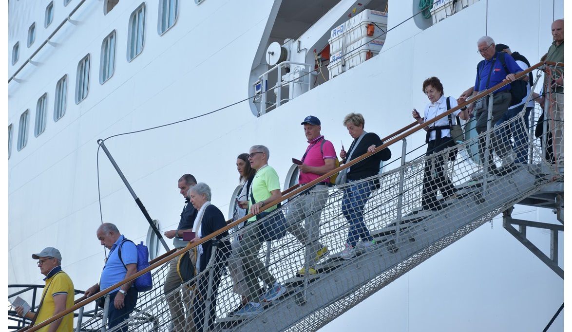 ميناء بورسعيد السياحي يستقبل سفينة السياحية وعلى متنها 2700 سا…