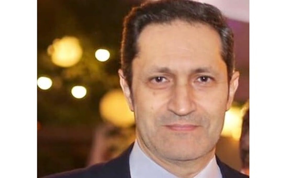 علاء مبارك يثر الجدل علي مواقع السوشيال ميديا و السر «فاروق حس…