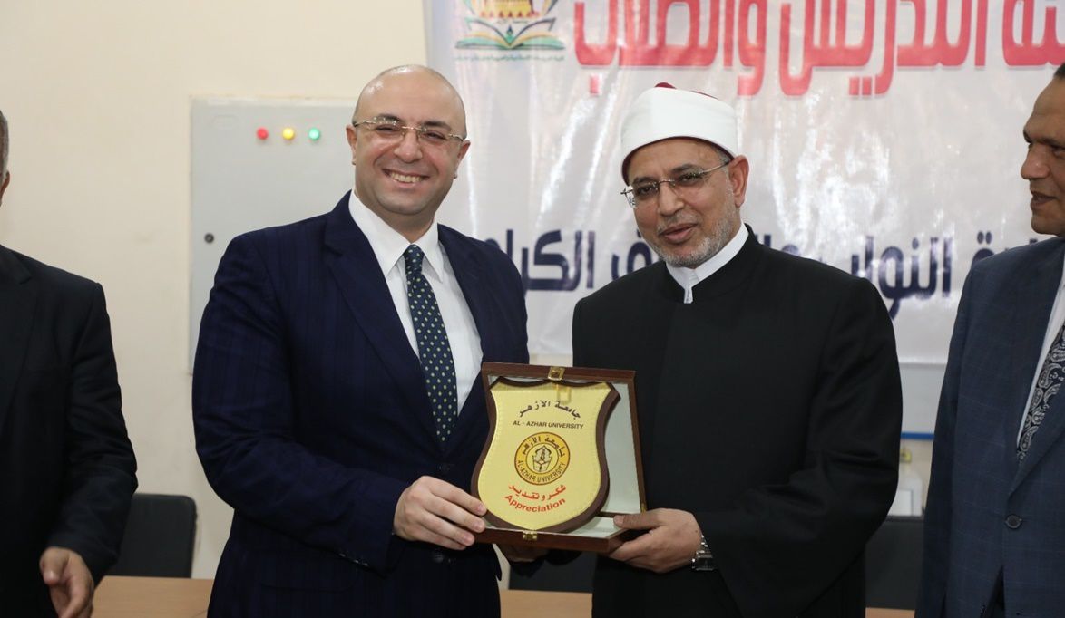 رئيس جامعة الأزهر يشيد بدعم محافظ بني سويف في افتتاح كلية الدر…