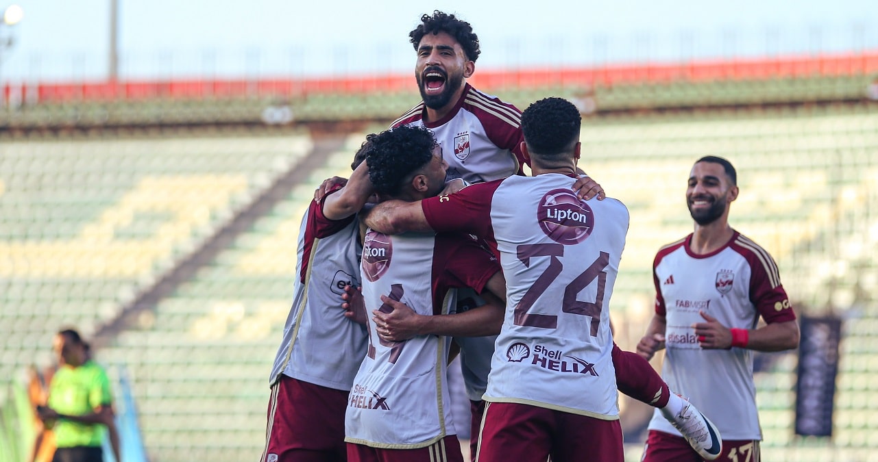 هزاع بن زايد تميمة حظ الأهلي في السوبر المصري بالإمارات