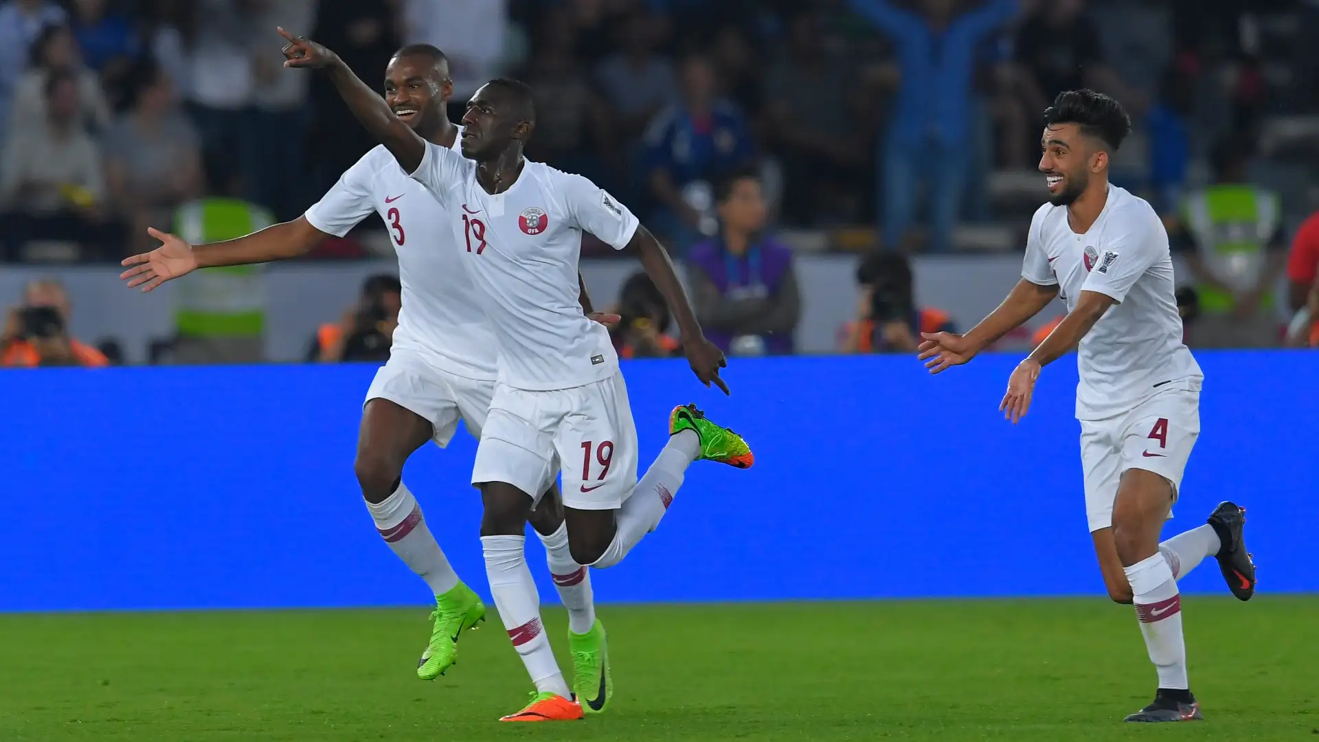 “لا تفوت المتعة الكروية”.. القنوات الناقلة لمباراة قطر وفلسطين في كأس العرب 2025 مجانا والمعلق والتشكيل