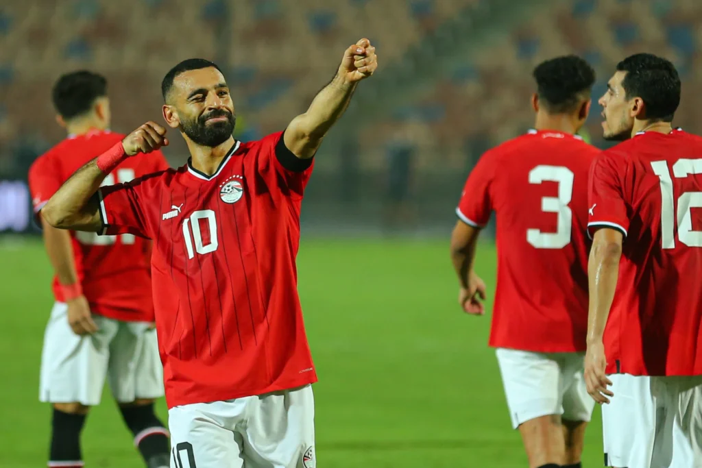 محمد صلاح يحسم موقفه بشأن خوض ودية نيجيريا مع منتخب مصر