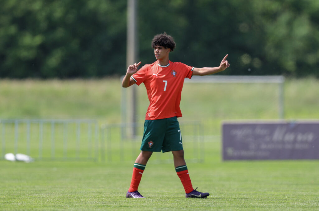 على خطى راموس.. كريستيانو جونيور يخطف الأنظار بتدخل دفاعي مذهل (فيديو)