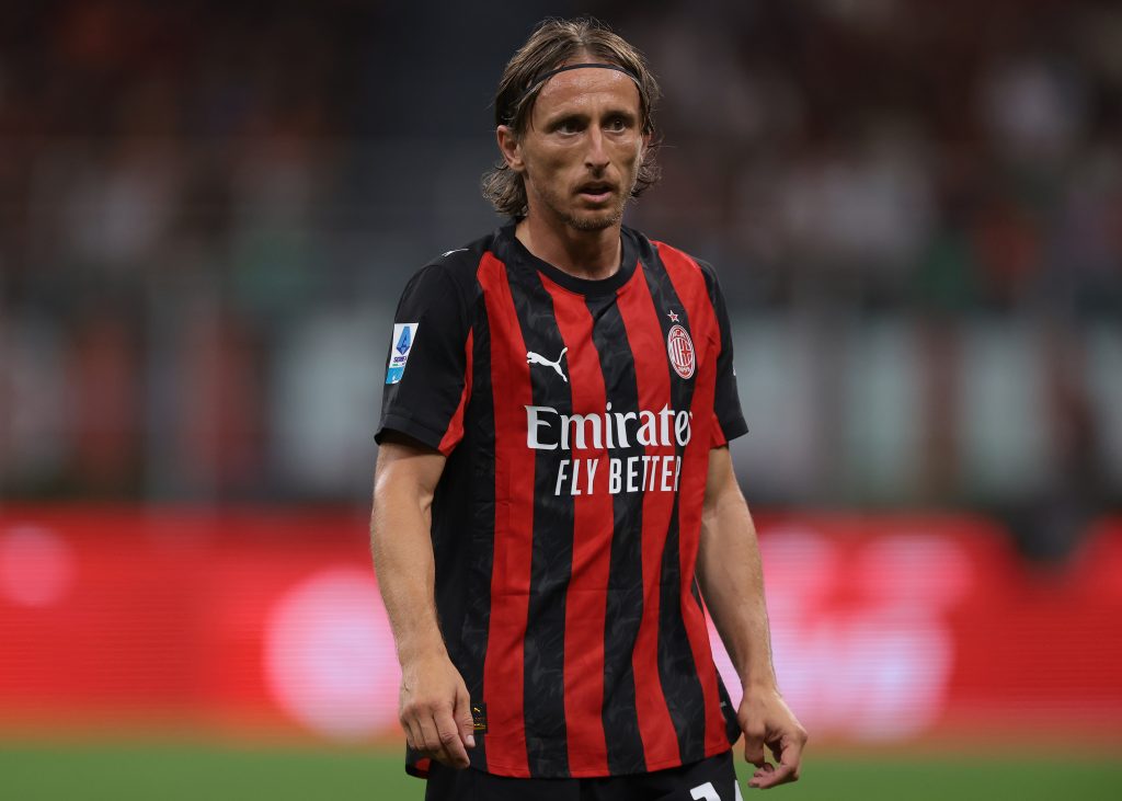 مودريتش يُجبر ميلان على تمديد عقده