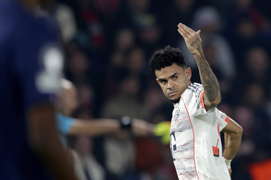 ينافس على بوشكاش.. لويس دياز يسجل هدفًا خرافيًا أمام يونيون برلين