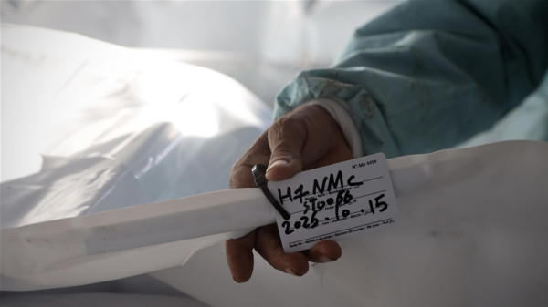 الاحتلال يسلّم جثامين 45 شهيدًا من غزة ضمن صفقة التبادل