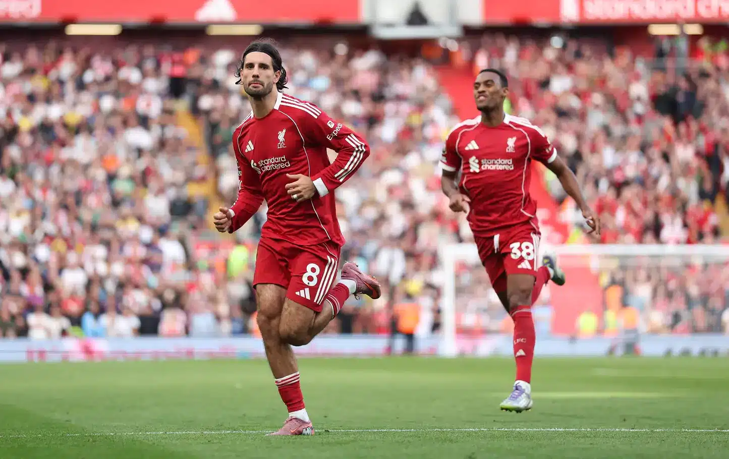 زيادة كبيرة في راتبه.. تفاصيل اتفاق ليفربول مع سوبوسلاي على تجديد عقده