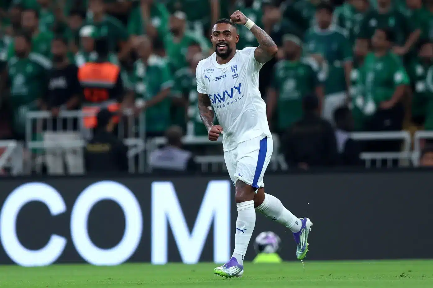 نسخة الهلال تتفوق على الروسية.. كيف أعاد مالكوم اكتشاف نفسه بالأزرق؟