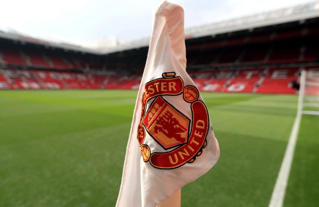 منذ 45 عامًا.. اتهام موظف في مانشستر يونايتد بالاعتداء الجنسي على لاعب قاصر