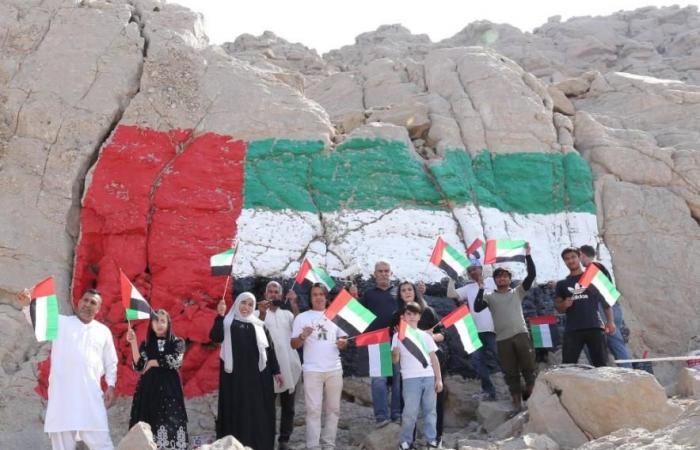 «علم العز» على جبال رأس الخيمة