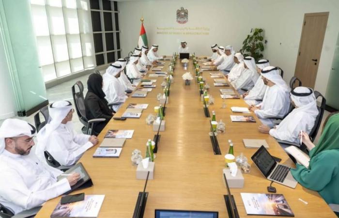 بحث حلول مستقبلية للازدحامات المرورية