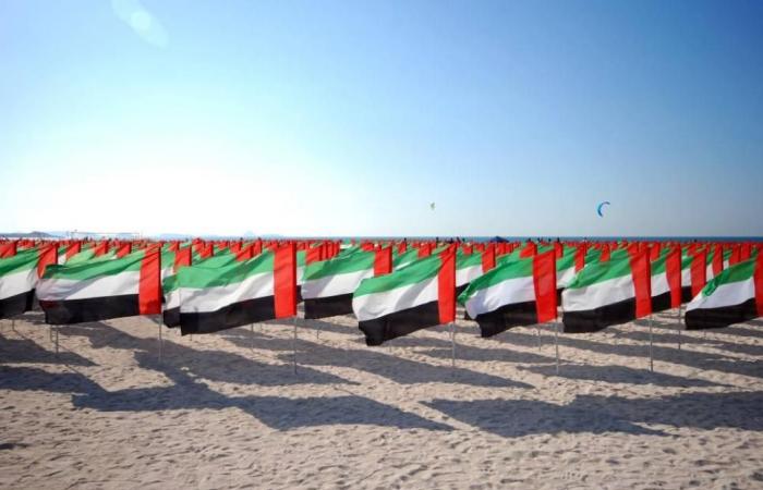 الإمارات تحتفل رسمياً وشعبياً بيوم العَلَم