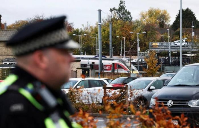 توجيه 10 تهم شروع بالقتل لمنفذ هجوم قطار كامبريدج