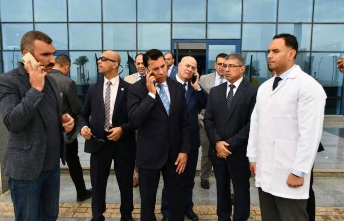 إصابة 25 شخصاً إثر انقلاب حافلة حكومية في القاهرة