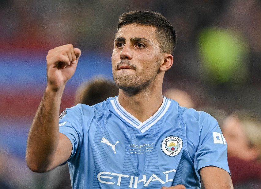 جوارديولا يكشف سبب استبعاد رودري من مباراة مانشستر سيتي ضد بوروسيا دورتموند