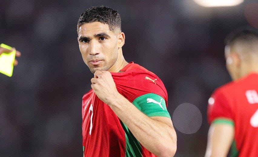 أشرف حكيمي مُهدد بفقدان شارة القيادة في منتخب المغرب لهذا السبب!