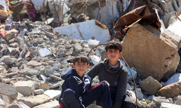 قصف إسرائيلي شديد على غزة بعد اشتباك في رفح