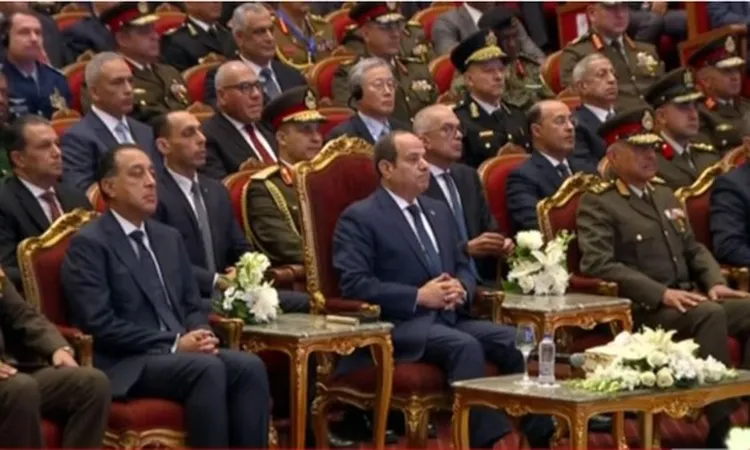 الرئيس السيسي يزور جناحي الإمارات والأردن